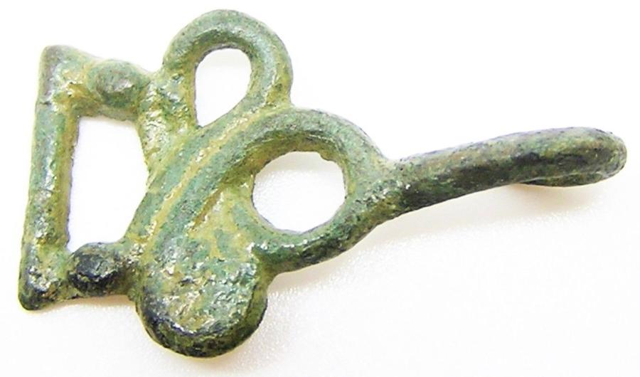 Tudor Period Bronze Clothing / Dress Hook with Lovers Knot Design