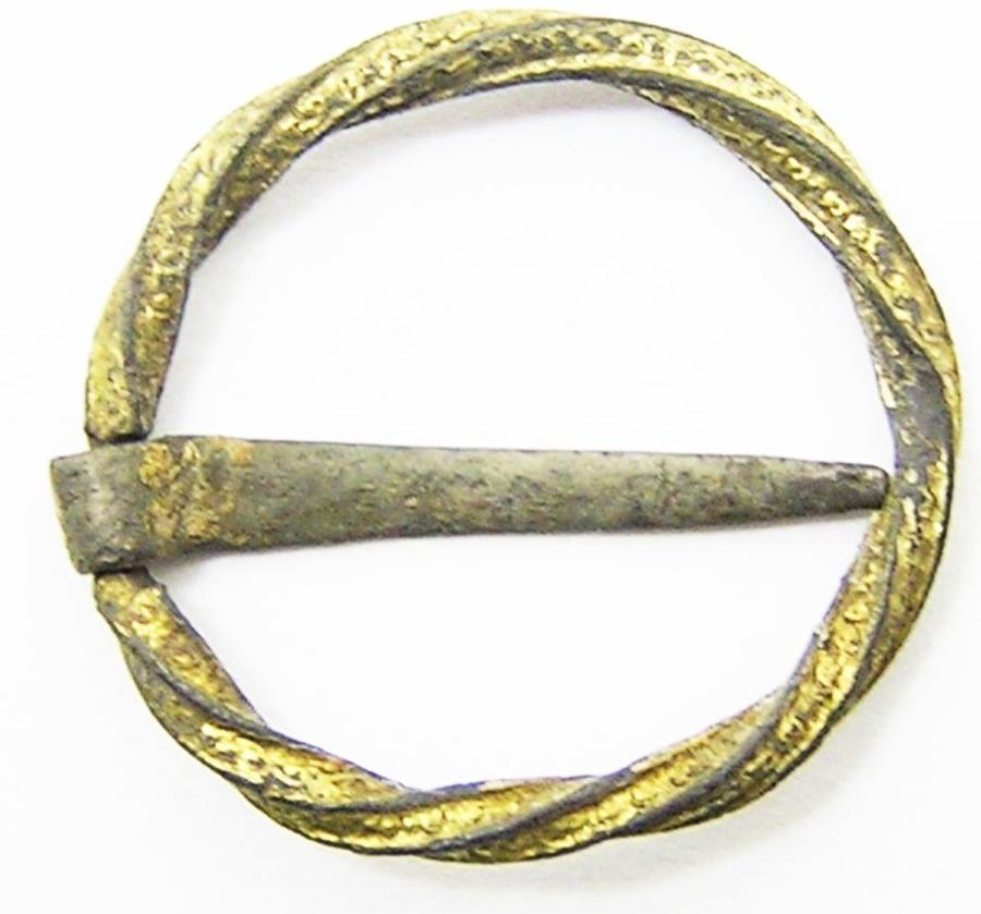 Medieval Silver-gilt ring brooch
