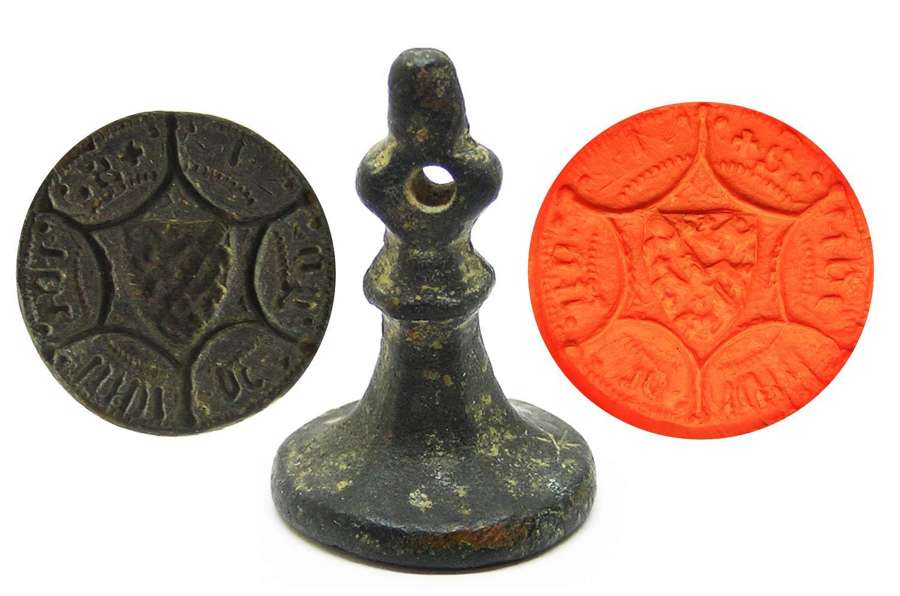 Medieval copper-alloy armorial seal of Sir John