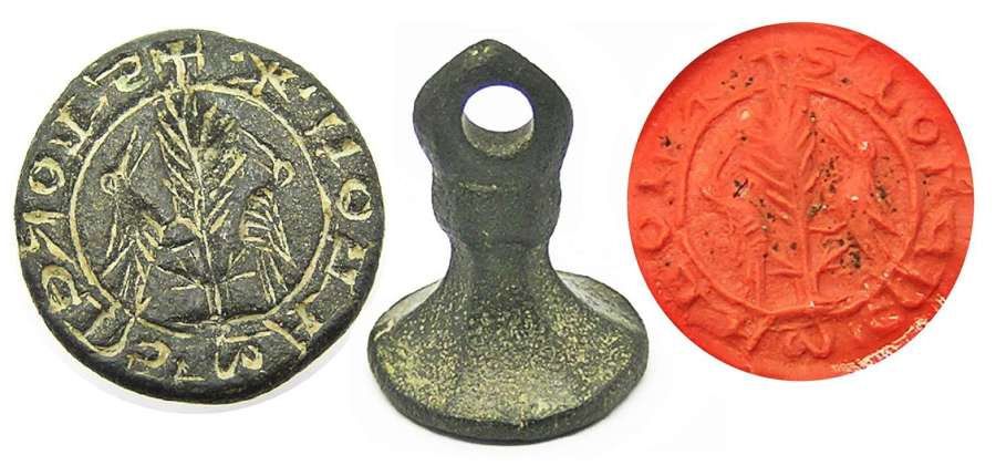 Medieval personal seal matrice with two birds in a bush