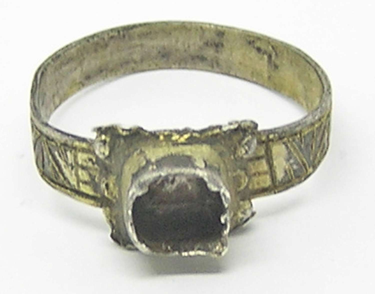 Medieval silver-gilt finger ring