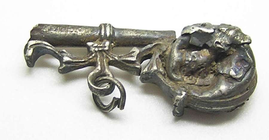 Tudor silver hunting / hawking whistle pendant