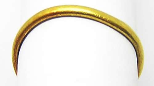 Medieval gold finger ring