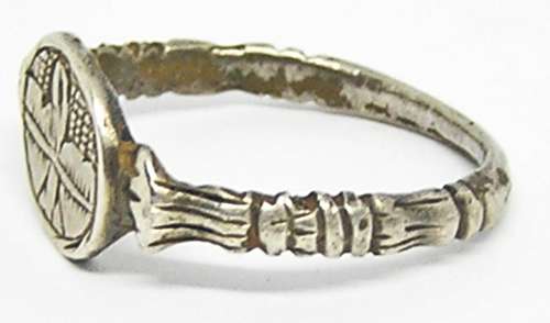 Renaissance silver finger ring pair of hearts joined by a lovers knot