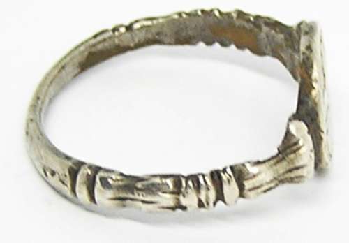 Renaissance silver finger ring pair of hearts joined by a lovers knot