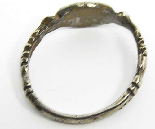 Renaissance silver finger ring pair of hearts joined by a lovers knot