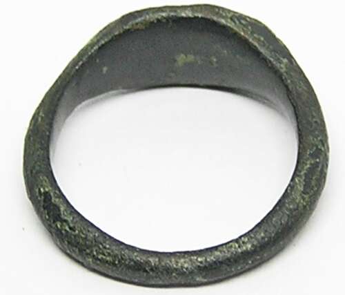 Medieval English bronze signet ring crowned letter T