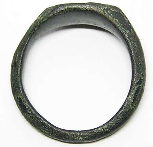 Medieval English bronze signet ring crowned letter T