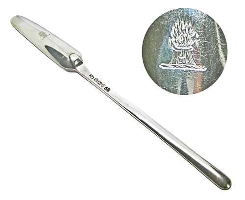 Georgian silver marrow scoop by Richard Crossley London 1785 Wheatsheaf Crest