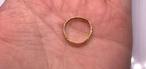 Tudor enamelled  gold posy ring