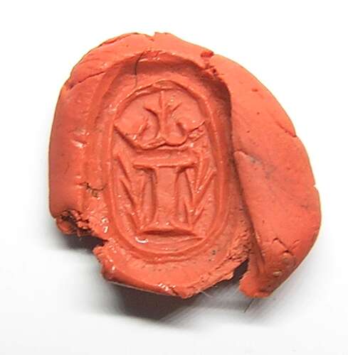 Medieval English bronze signet ring crowned letter I